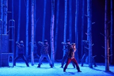 [M픽 리뷰] 무대서 피 흘리고 잠수하고...