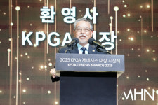 [mhn포토] 김원섭 회장, 세계로