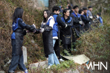 [mhn포토] 골프존그룹, 못 가는 곳 없이 완벽한 연탄배달