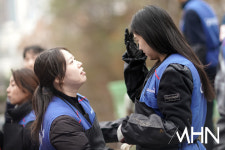 [mhn포토] 골프존그룹, 연탄 묻었어요