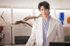 아이유 만난 변우석, 또 한번 대한민국 흔들 수 있을까 ('21세기대군부인')