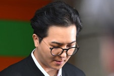 '102일 결근 의혹' 송민호, 병역법 위반 증인 출석할까…관리자 