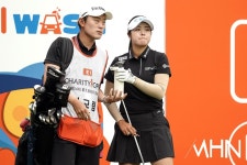 [mhn포토] 서교림, 캐디 전병권 우승 가즈아