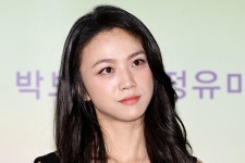 '둘째 임신' 탕웨이, 팬레터 수신 잠정 중단…