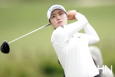 [mhn포토] 서교림, 강하게 날린다