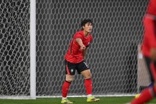 韓 축구 대형 경사! '초특급 유망주' 김민수, 웨스트햄 유나이티드 영입 후보 등극→