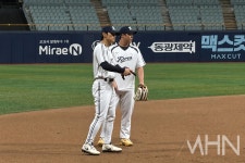 김도영 “시환이 형이 무언의 압박 줬다”…대표팀 주장 노시환이 던진 메시지