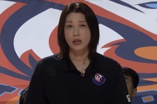 '은퇴' 김연경, 선수 아닌 감독으로 다시 코트 선다…