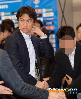 [포토엔]홍명보감독 귀국 ‘유럽에서 많은 공부하고 왔어요 ’