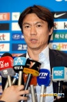 [포토엔]홍명보감독 귀국 ‘박지성은 브라질 안갑니다 ’