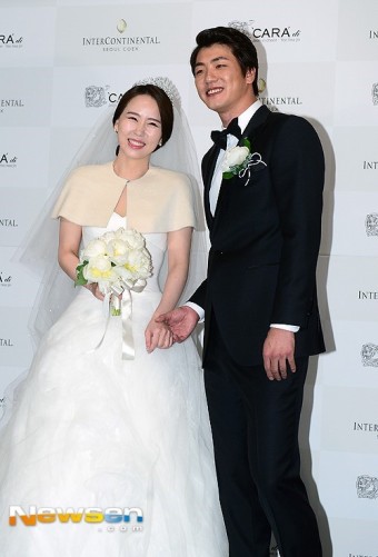 [포토엔]김광현-이상희 커플 ‘행복한 미소 띄우며’