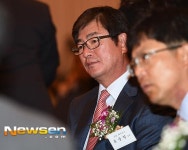 [포토엔]우울한 류중일감독 ‘석민이는 떠나고 창용이는 보내고’