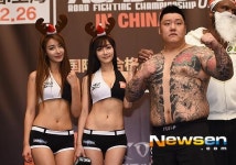 [포토엔]전신타투 김재훈 ‘로드걸과 비교 되는 몸’