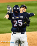 [포토엔]두산 ‘마산에서 한국시리즈 우승’