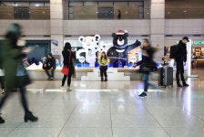 평창조직위, 인천공항에 수호랑-반다비 설치..적극 홍보