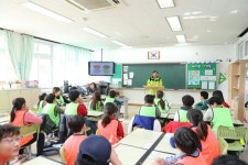 이희범 평창 조직위원장, 초등학교 1일 교사로 나서