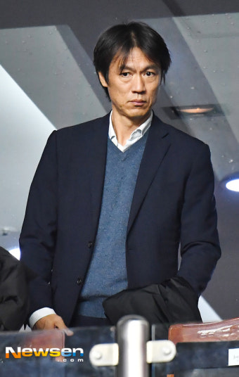 [포토엔HD]수원 찾은 홍명보 ‘축구협회 전무 자격으로’