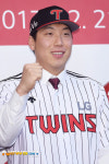‘LG 입단’ 김현수 “야구 정말 하고 싶었다..모범되는 선수 될 것”(일문일답)