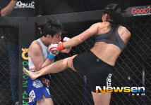 [포토엔HD]로드fc 라모나 파스쿠얼 ‘진서우 옆구리 겨냥한 미들킥’