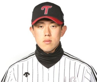 두산, LG행 김현수 보상선수로 우완 유재유 지명