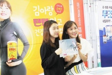 쇼트트랙 김아랑, 사인하는 모습도 여신[포토엔]