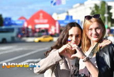 [포토엔HD]니즈니노브고로드 팬페스트 ‘금발 미녀의 하트’