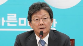 유승민 文대통령, 보고싶은 것만 골라봐…후안무치의 극치