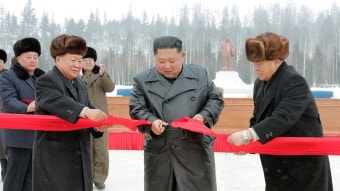 北 김정은, 백두산 삼지연 읍지구 준공식 참석