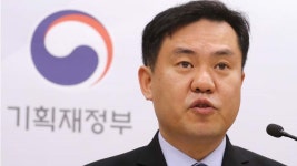 정부 코로나19로 실물경제 하방위험 확대