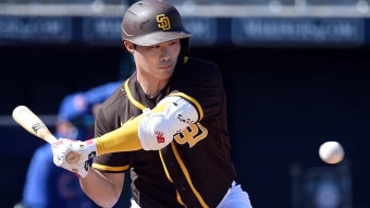 김하성, MLB 시범경기 첫 안타 신고…안정적 수비도