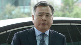 권익위 박영수 前 특검은 공직자…청탁금지법 적용해 수사 속도낼 듯