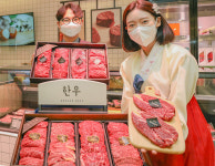 이른 추석에 부족한 햇과일 대체…현대백화점 한우 선물 세트 확대