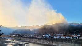 삼척 동막리 산불 헬기 8대 투입 진화 총력