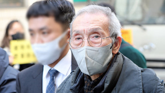 '강제추행' 혐의 오영수 첫 재판서 