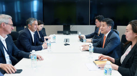 장영진 산업차관, GM에 국내 전기차 투자 요청