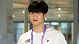 황선우, '라이벌' 판잔러와 자유형 100m 예선부터 맞대결