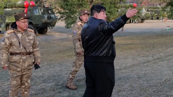 김정은, 초대형방사포 훈련 지도…