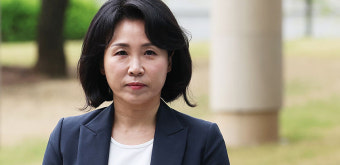 '공직선거법 위반' 김혜경 3차 재판…가림막 두고 증인신문