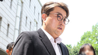 '음주 뺑소니' 김호중 구속심사 출석…1시간 일찍 도착