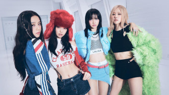 블랙핑크, '월드투어' 영화 제작발표회서 11개월 만에 완전체