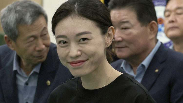 김예지 의원, 윤석열 탄핵 찬성에 표결하며 국민의힘 탈당 요구