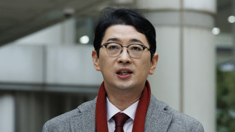 與 주진우 