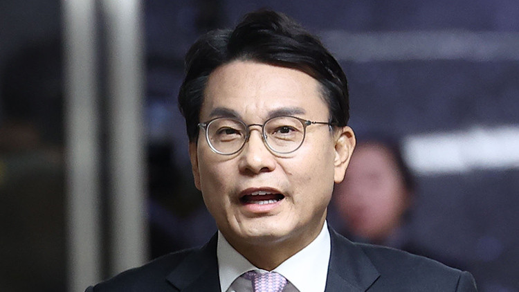 윤상현, 전농 트랙터 시위에 몽둥이가 답 발언 논란