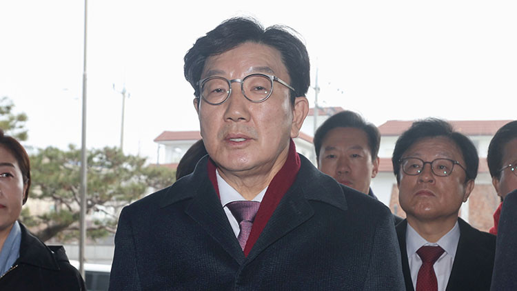 국민의힘 권성동 문형배와 이재명 관련 답변 요구, 공정성 훼손 위험 강조