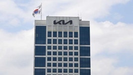 기아 작년 영업익 사상 최대 12.7조…매출 첫 100조 돌파