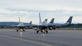 KF-16 전투기, 알래스카서 이륙 중 사고…조종사 비상탈출