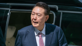 尹, 경찰 3차 소환도 불응…
