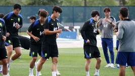 '완전체' 홍명보호, 미국 첫 그라운드 훈련…공수 나눠 집중 트레이닝