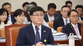 김성환 기후장관 국가 존속·인류 생존 위한 탈탄소 전환 가속