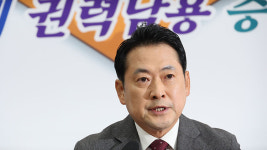 장동혁 李 대통령 재판 오늘 다시 시작해야…상식이고 법치